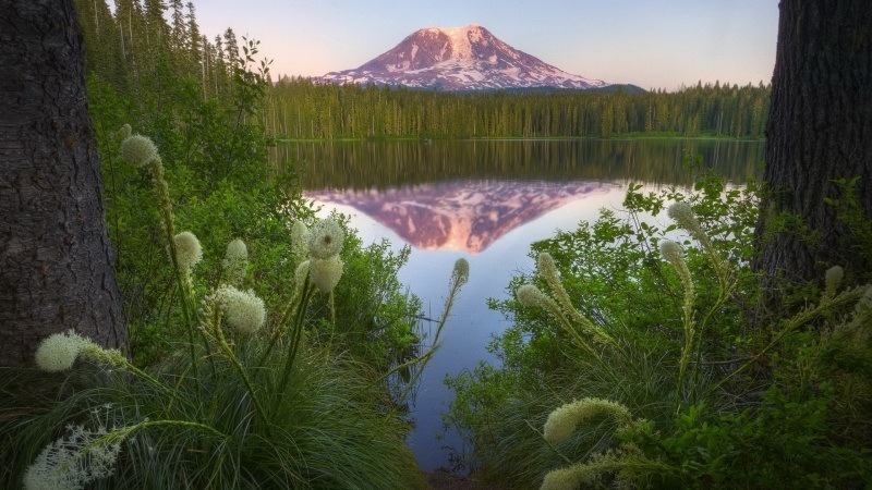 Fond d'écran HD paysage lac de montagne l'été télécharger gratuit photo pour PC smartphone tablette