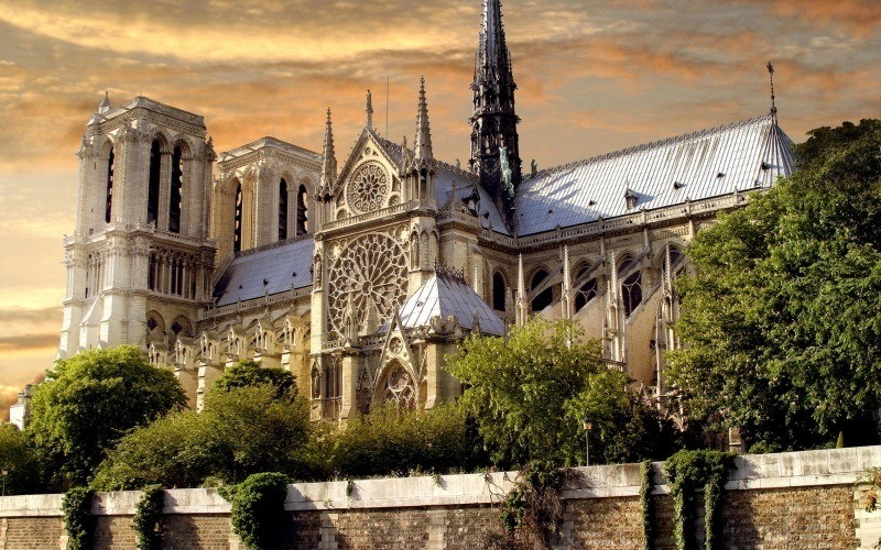 fond écran cathédrale Notre Dame de Paris France wallpaper hd photo vu de la Seine