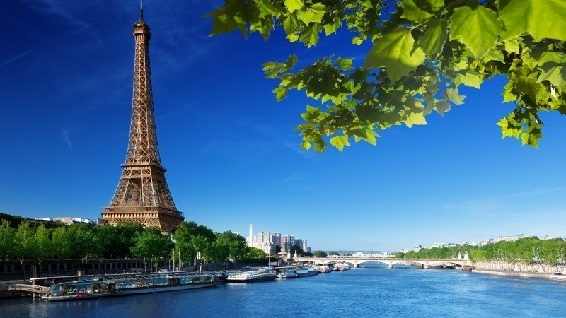 fond écran HD ville Paris France tour Eiffel berge Seine wallpaper background PC smartphone Mac Apple