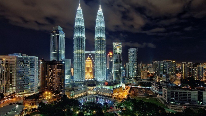 fond écran HD ville city Kuala Lumpur Malaisie Malaysia la nuit by night wallpaper photo image desktop