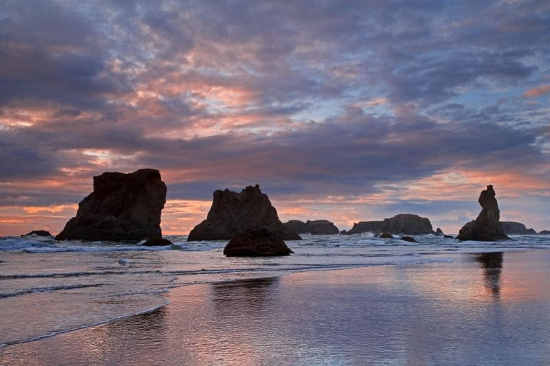 fond écran HD rivage plage rochers mer coucher de soleil photo