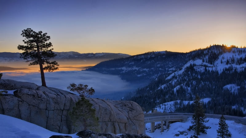 Fond d'écran HD paysage de montagne en hiver au lever du soleil matin wallpaper photo image