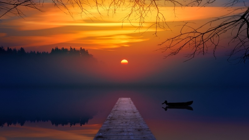 Fond ecran HD paysage et nature lever de soleil sur étang lac brumeux depuis embarcadère ponton image picture wallpaper