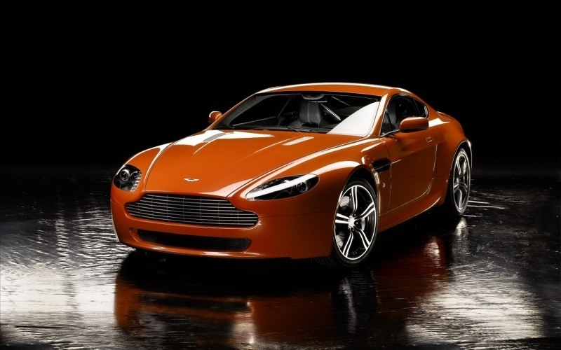 Fond d'écran HD voiture automobile de luxe Aston Martin Vantage télécharger gratuitement wallpaper PC Mac smartphone tablette