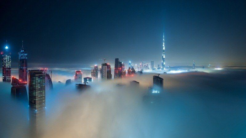 fond d'écran HD paysage ville Dubaï nuit brumes tour gratte ciel brouillard wallpaper background desktop photo