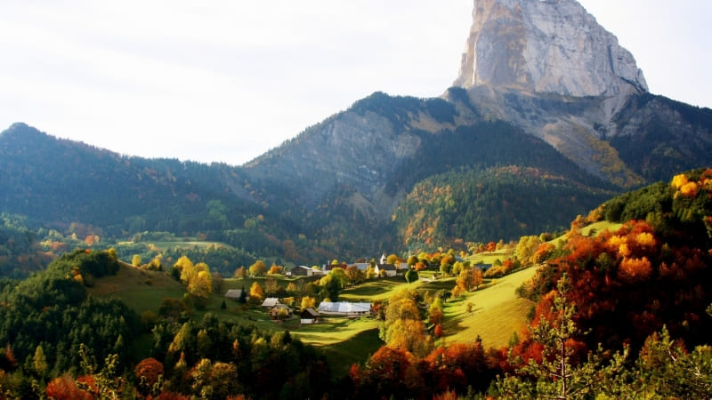 fond d'écran village montagnard HD wallpaper mountain automne photo image télécharger gratuit