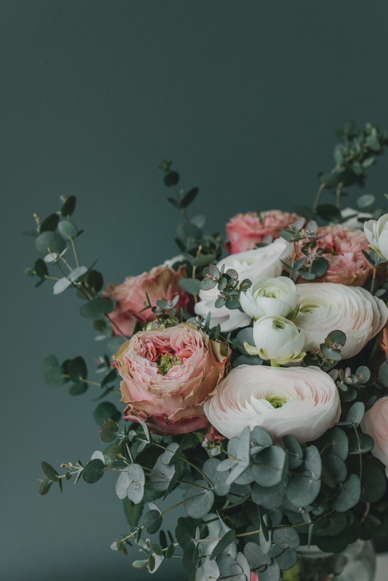Fond d'écran HD smartphone bouquet de fleurs pivoines rose et blanche photo Anita Austvika image picture wallpaper téléphone mobile
