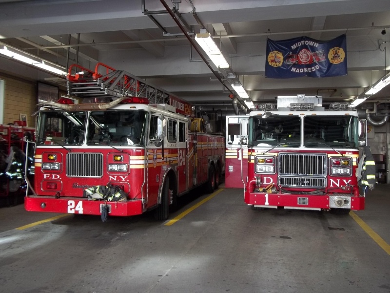 Fond d'écran HD camion pompier rouge caserne ville district fédéral de New York picture image wallpaper